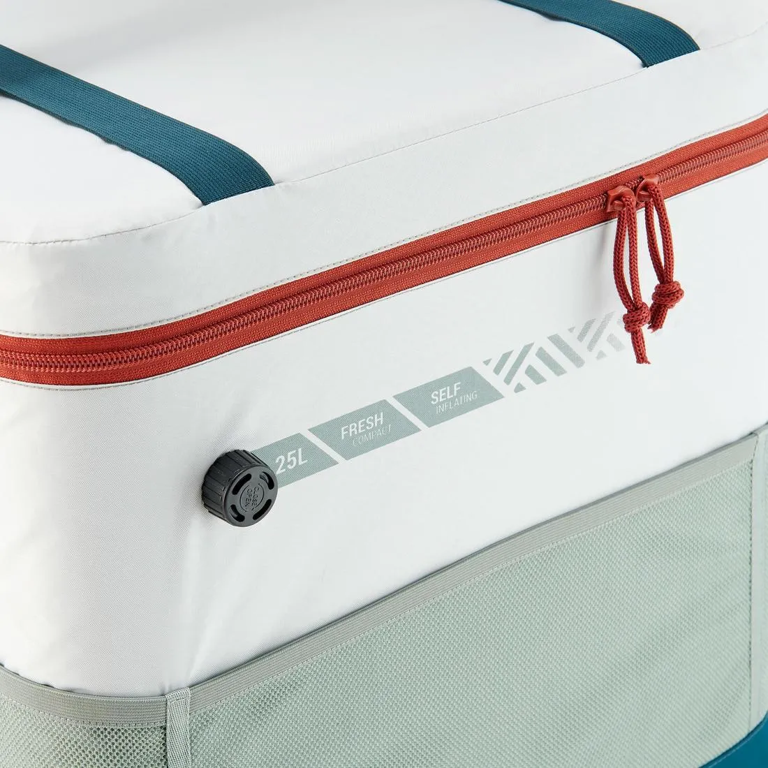 25-litre Fresh Cooler box 500 for camping - keeps cool for 15 hours