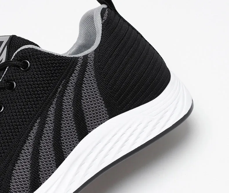 Classic Lightweight Men's Sneakers with Adjustable Features