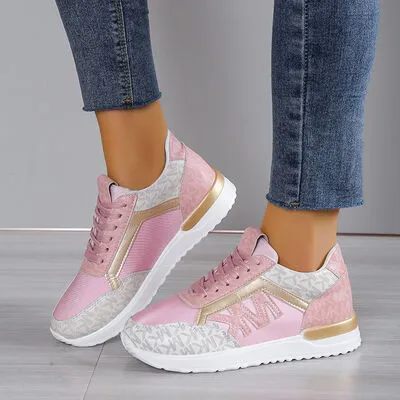 Contrasterende veterschoenen met ronde neus