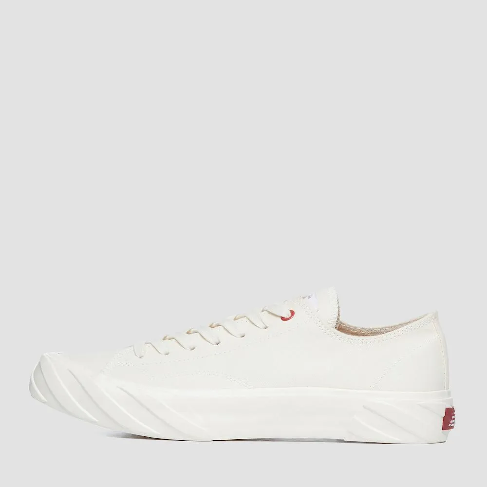 CUT Sneakers in White Carbon Coated Canvas