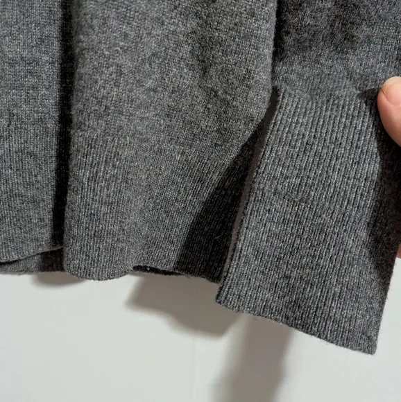 EVERLANE The Cashmere Knit Gray Turtleneck Sweater