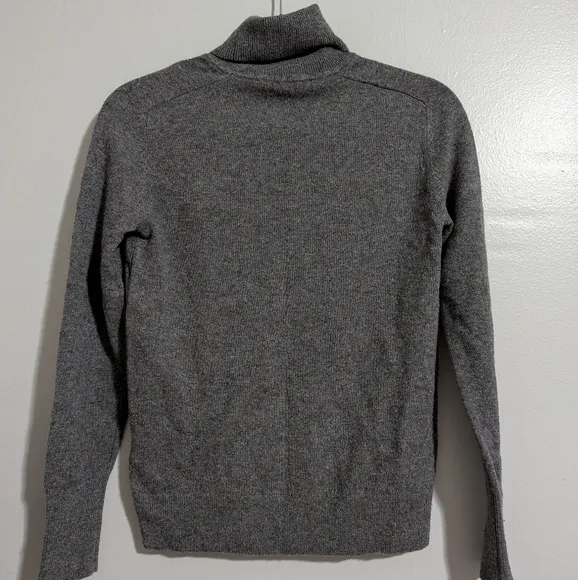 EVERLANE The Cashmere Knit Gray Turtleneck Sweater