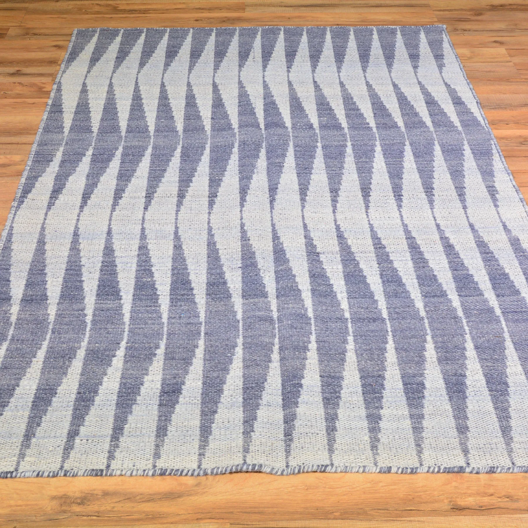 Hand-Woven Modern Reversible Handmade Kilim Wool Rug (Size 3.8 X 5.8) Brral-5136