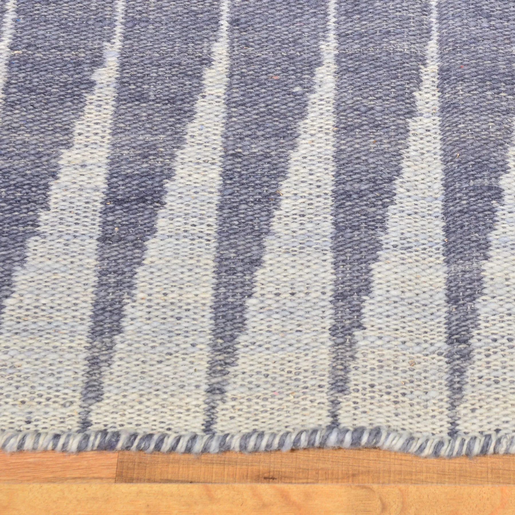 Hand-Woven Modern Reversible Handmade Kilim Wool Rug (Size 3.8 X 5.8) Brral-5136