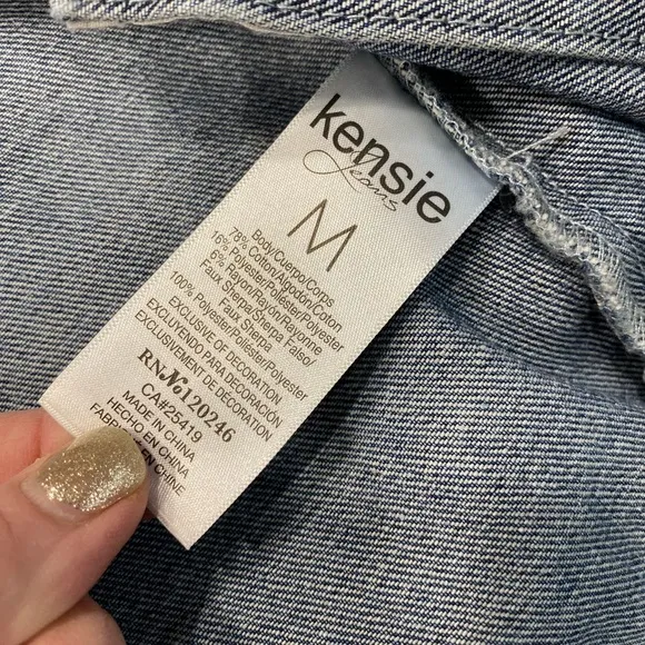 KENSIE jean jacket with faux fur collar! COZY and CUTE