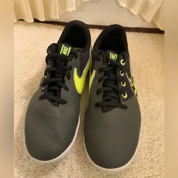NIKE ELASTICO PRO 3 TURF YOUTHS SNEAKERS