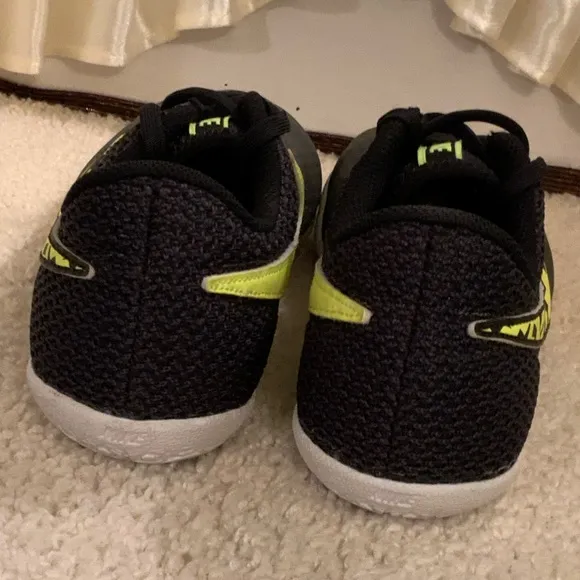 NIKE ELASTICO PRO 3 TURF YOUTHS SNEAKERS