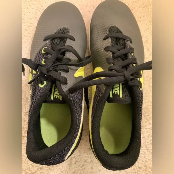 NIKE ELASTICO PRO 3 TURF YOUTHS SNEAKERS