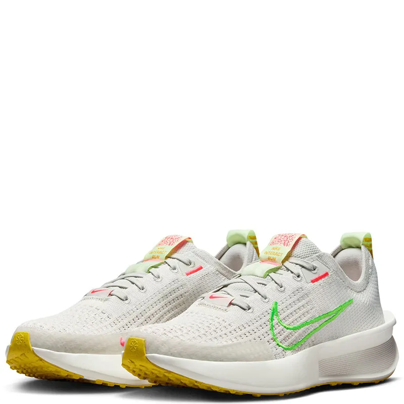 Nike Women's Interact Run
