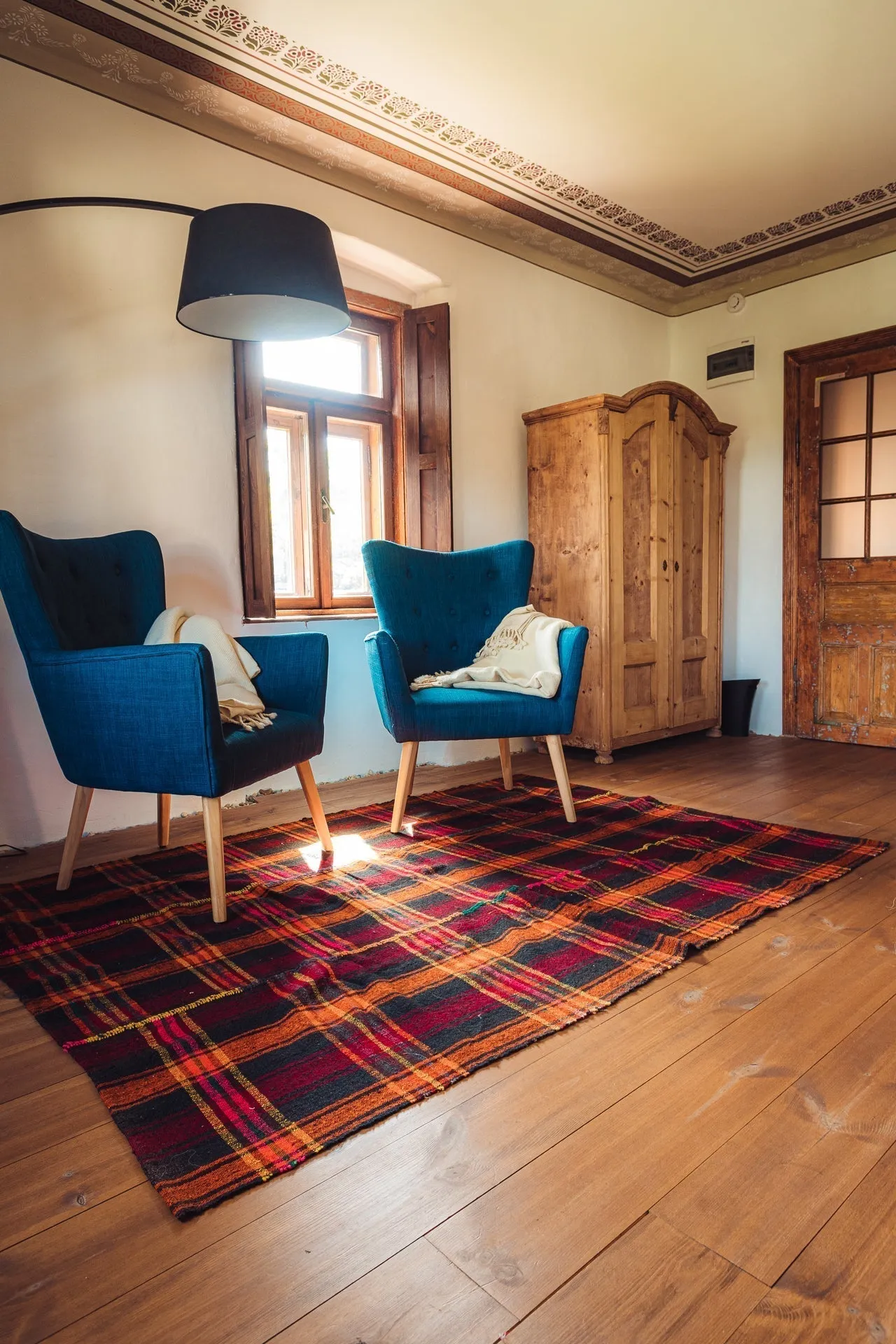 Rug - Antique handwoven in Bulgaria - R32