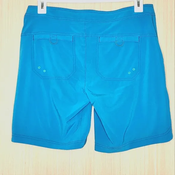 Title Nine Rogue 9&quot; Shorts Mid Rise Turquoise/Aqua Amphibious Women's Size 10
